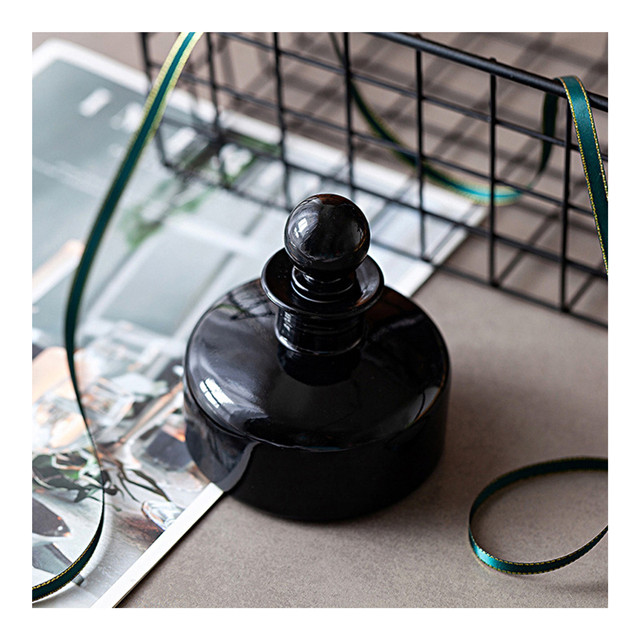 Safe Modern Aroma Flat Black Reed Diffuser Bottle